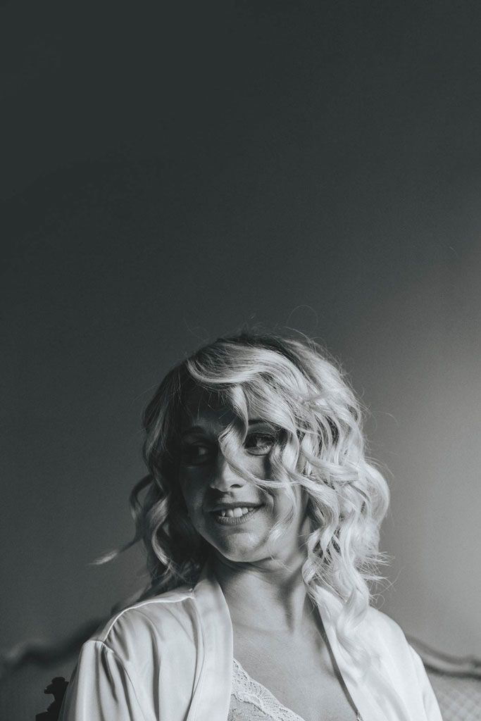 Bride Getting Ready Web